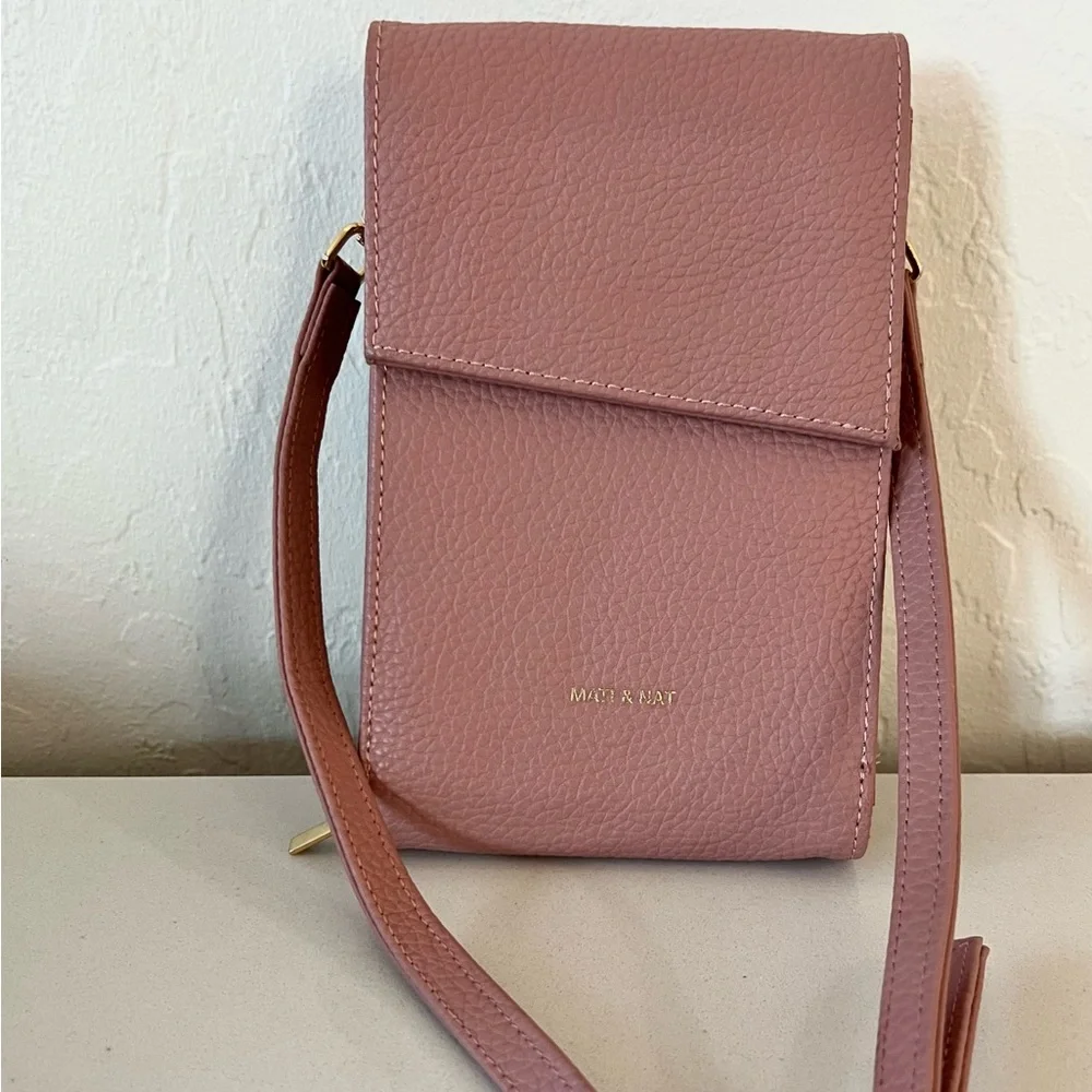 Matt & Nat MET Vegan Crossbody Wallet - Picture 2 of 10
